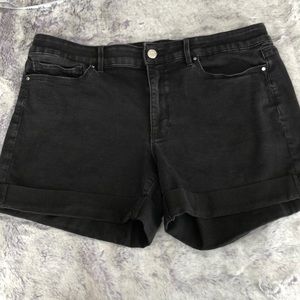 WHBM, 5 Inch Shorts SPRING CLEANING